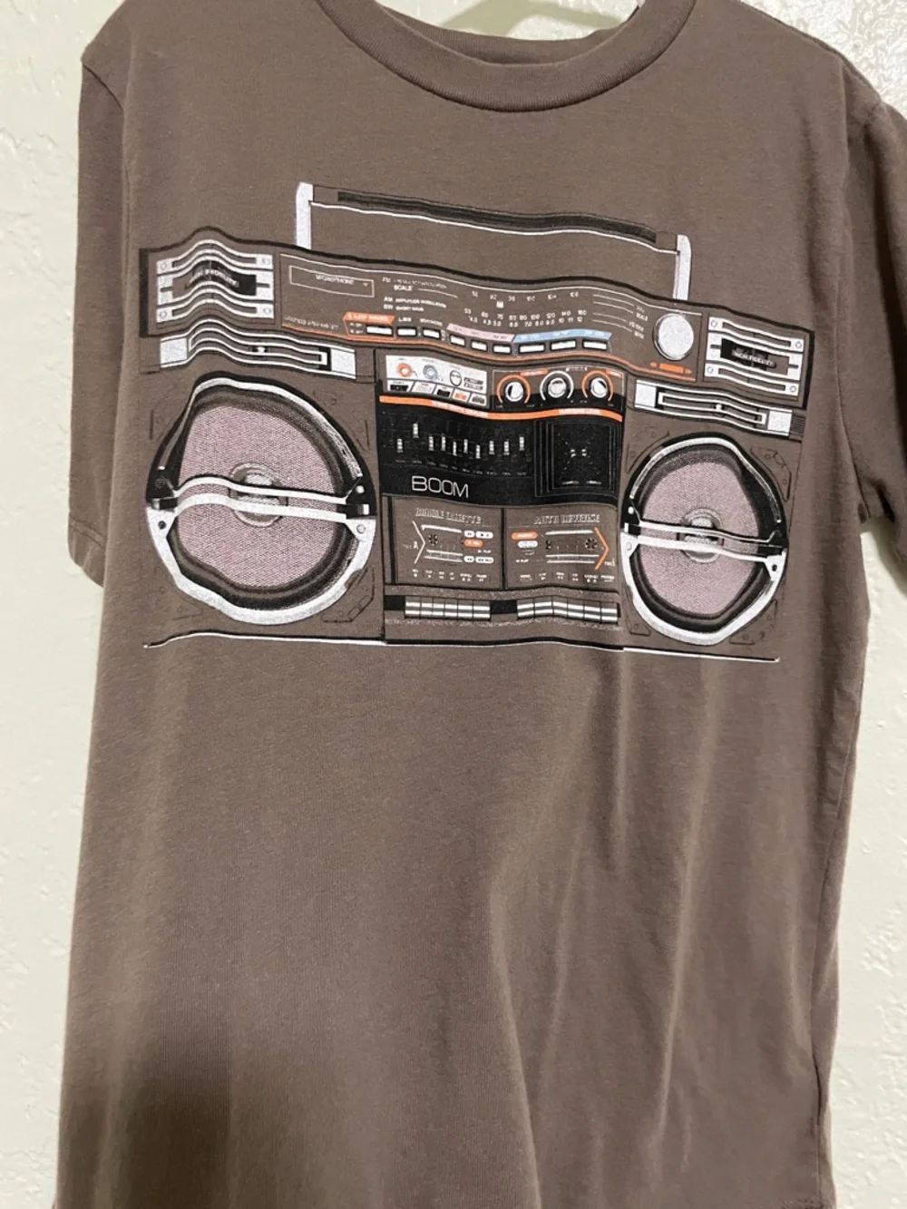GAP Brown Short-Sleeve Tee with Retro Boombox Print - Picture 3 of 6